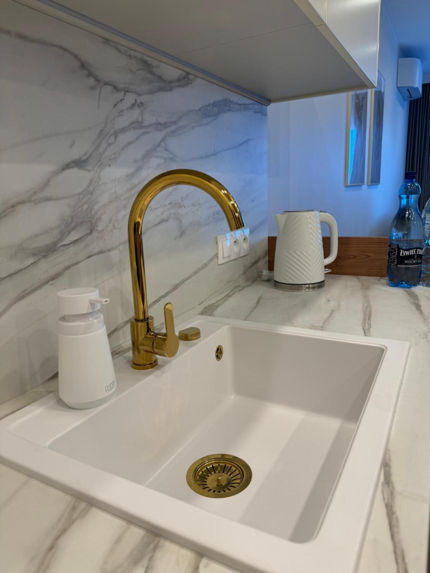 Apartamentowiec 2 *